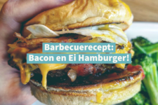Bacon ei hamburger van de barbecue